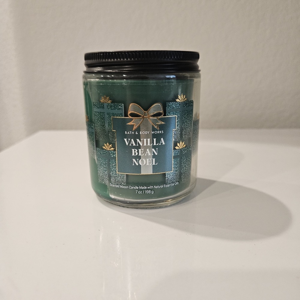 Bath & Body Works Single Wick Candle Jar 7oz Natural Essential Oils Vanilla Bean